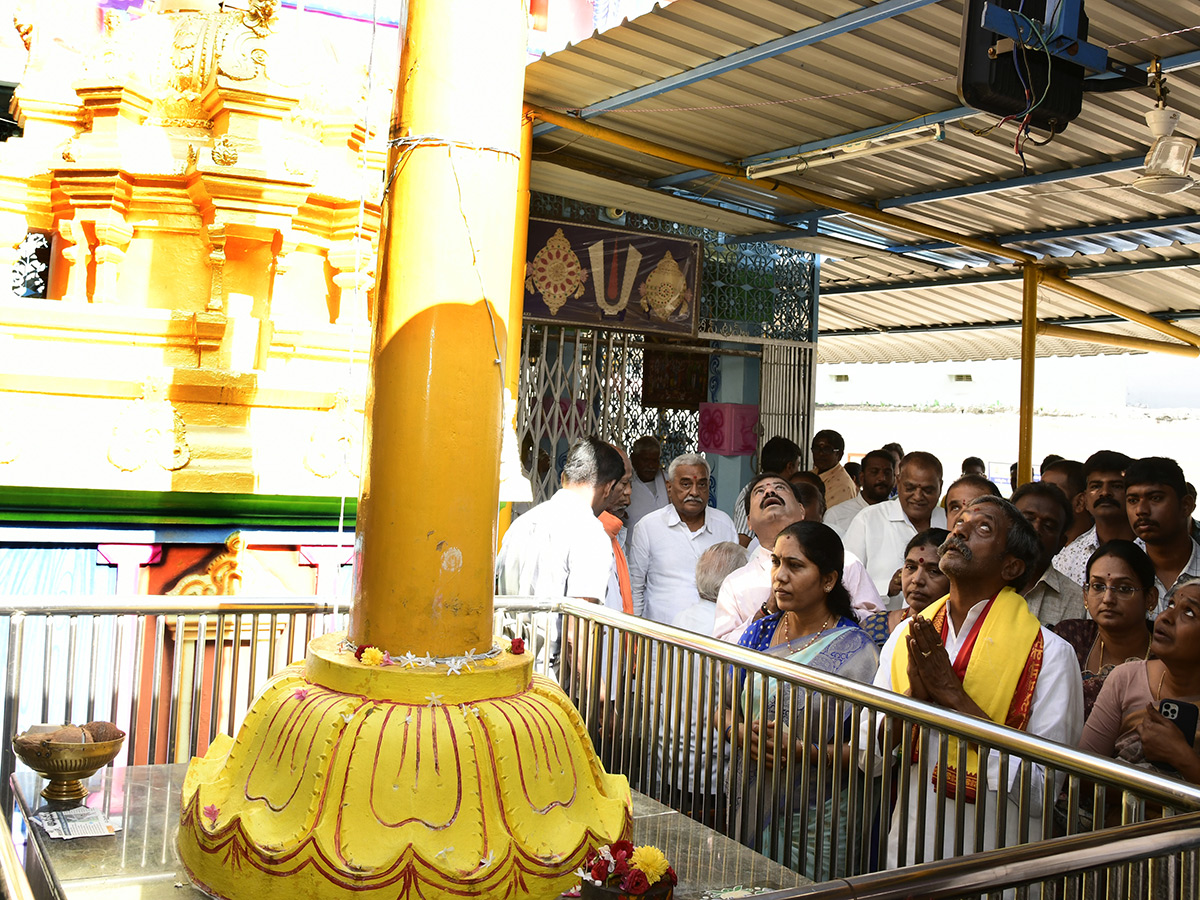 YSRCP_20Leaders_20Statewide_20Temple_20Pooja_20Photos_24.jpg 23