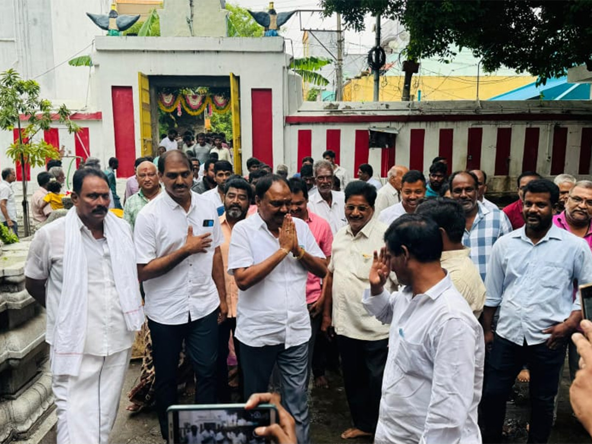 YSRCP_20Leaders_20Statewide_20Temple_20Pooja_20Photos_27.jpg 25