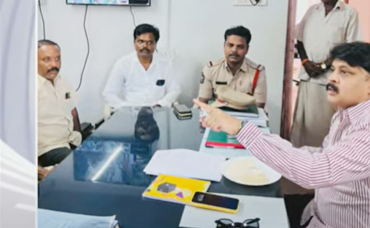 tdp_20mla_20songa_20roshan_20kumar.jpg