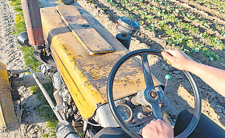 tractor.jpg