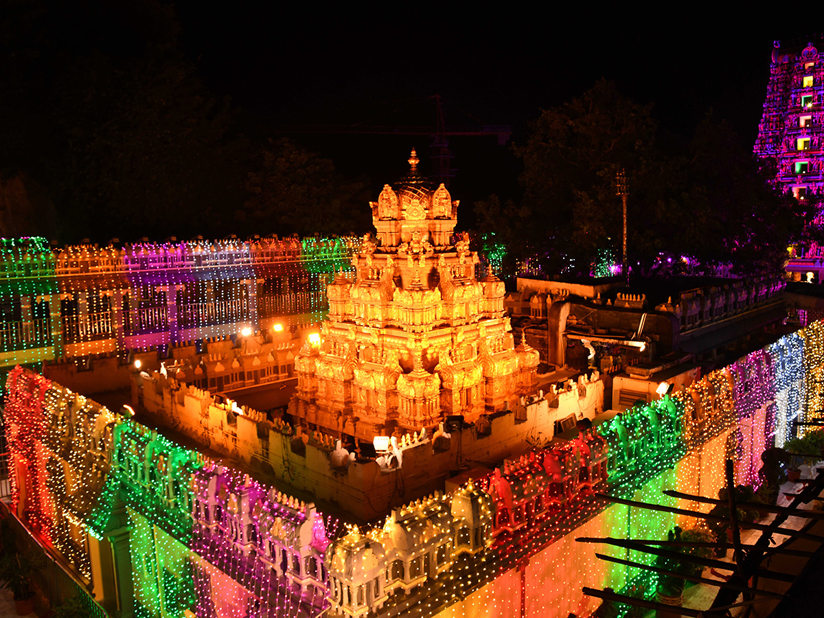 Dasara_20Festival_202024_20celebration_20at_20Indrakeeladri_17.jpg 13