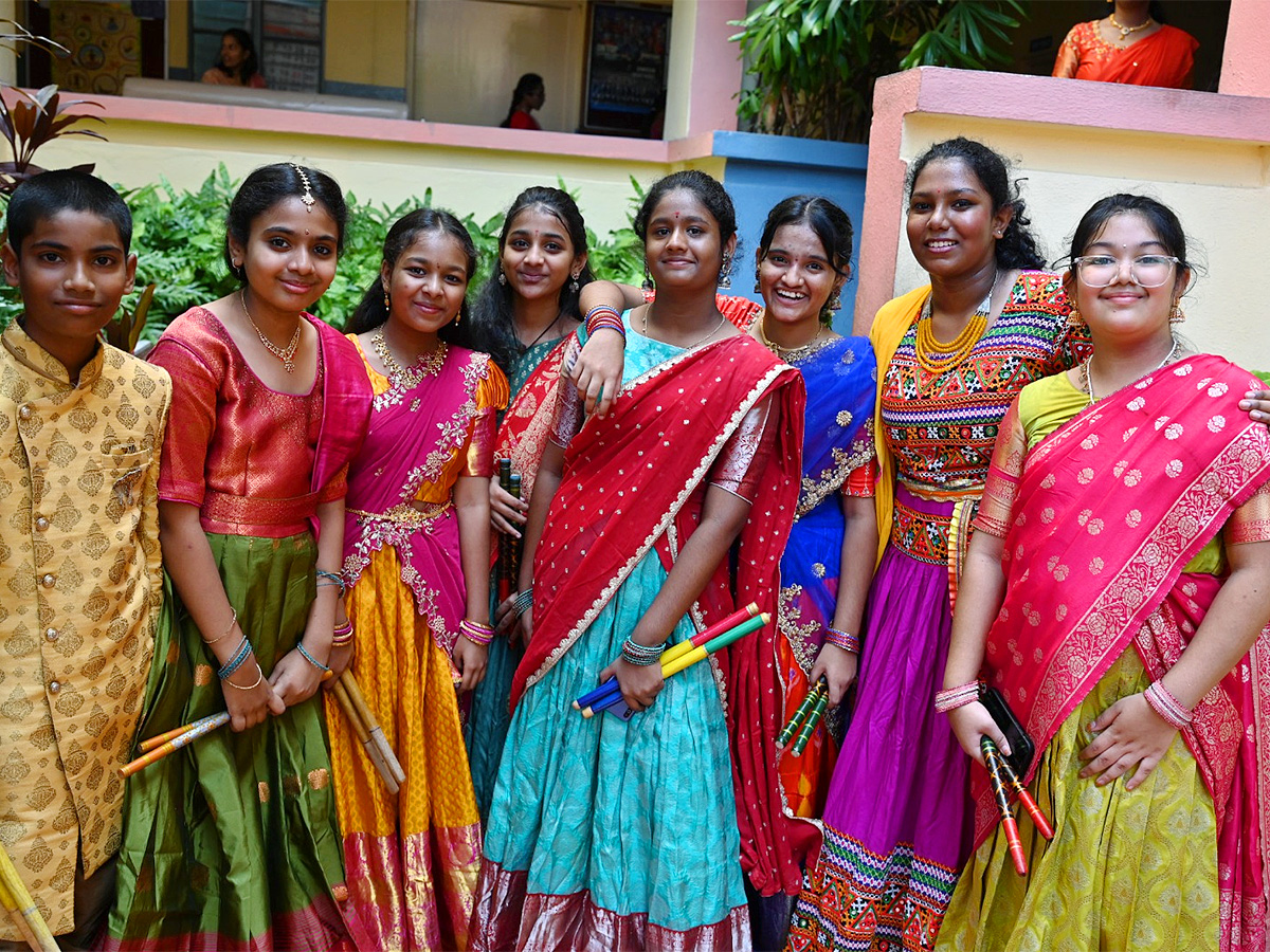Dussehra_20celebrations_20at_20Bharatiya_20Vidya_20Bhavan_20Public_20School__20_281_29.jpg 1