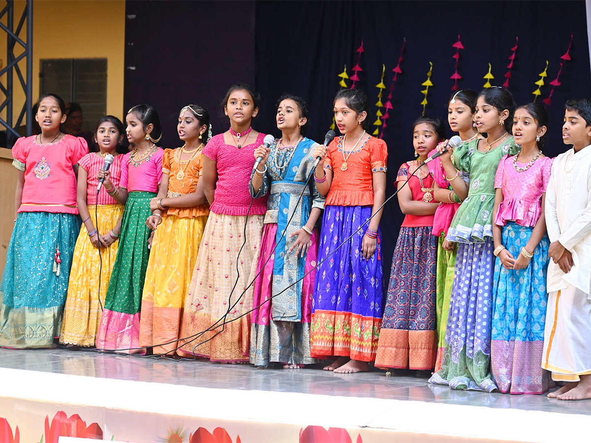 Dussehra_20celebrations_20at_20Bharatiya_20Vidya_20Bhavan_20Public_20School__20_288_29.jpg 8