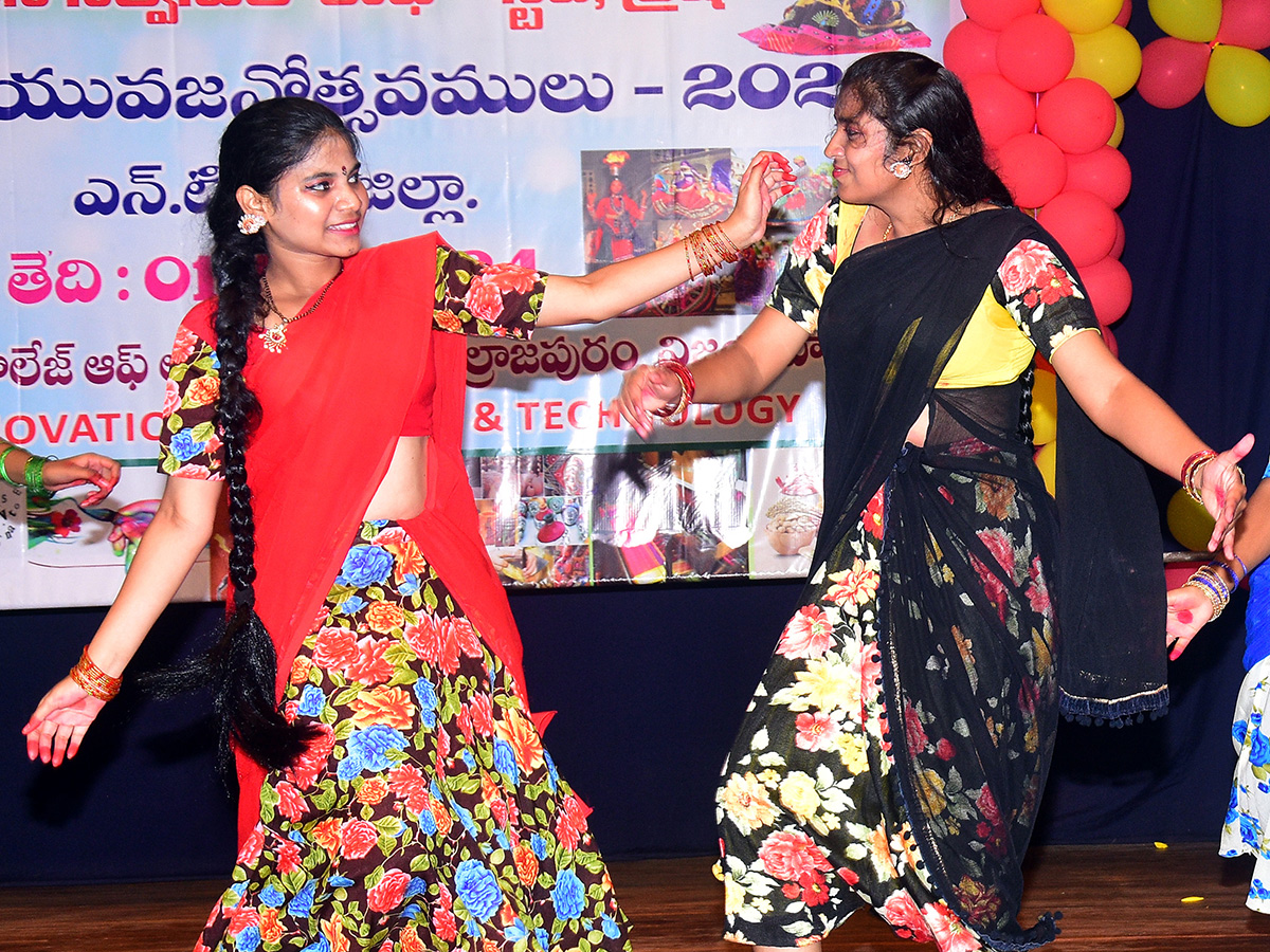Youth_20Festival_20at_20PB_20Siddhartha_20Auditorium_20Vijayawada_18.jpg 18