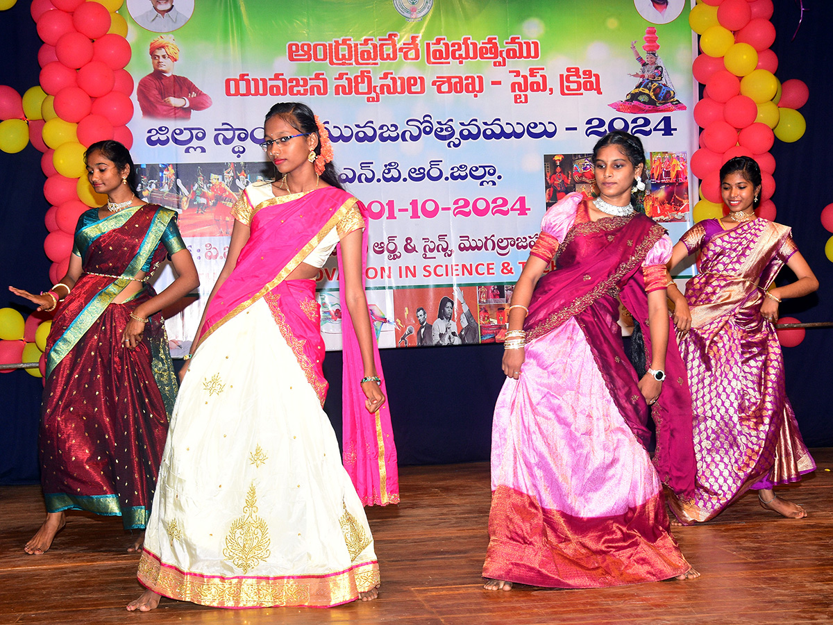 Youth_20Festival_20at_20PB_20Siddhartha_20Auditorium_20Vijayawada_6.jpg 6