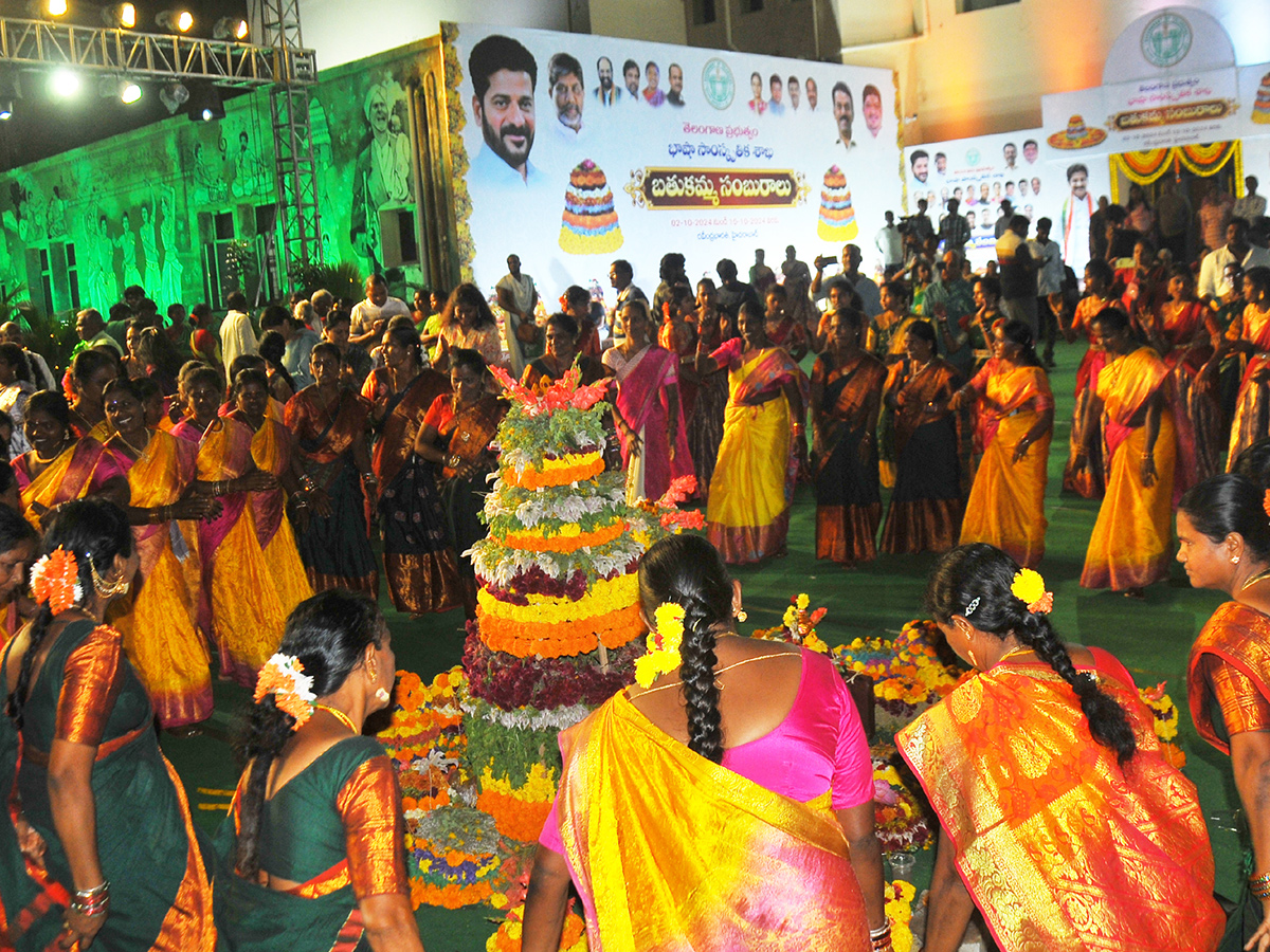 Bathukamma_20celebrations_20at_20Telangana__20_286_29.jpg 6