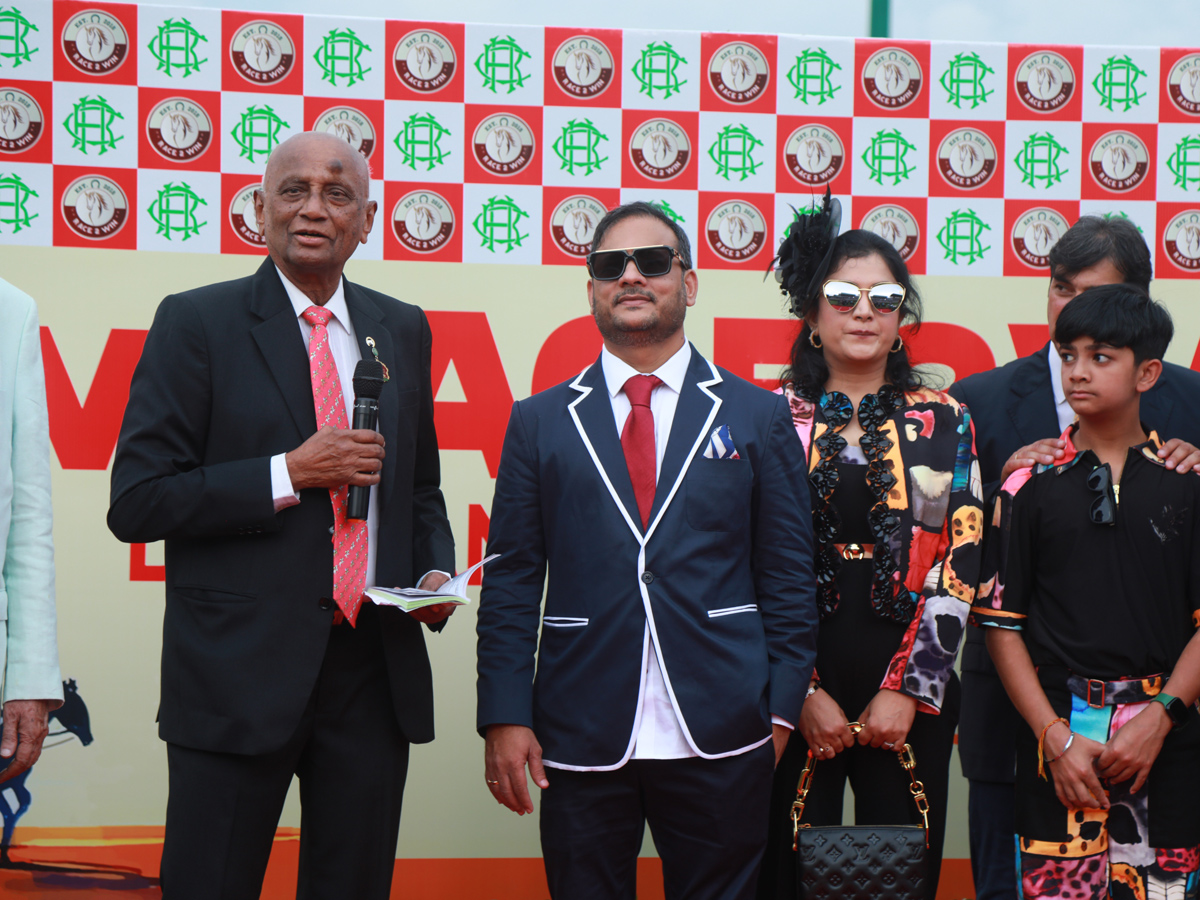 Hyderabad_20Royal_20Hosrse_20Raceing_20and_20Fashion_20show_20Photos_20_2812_29.jpg 13