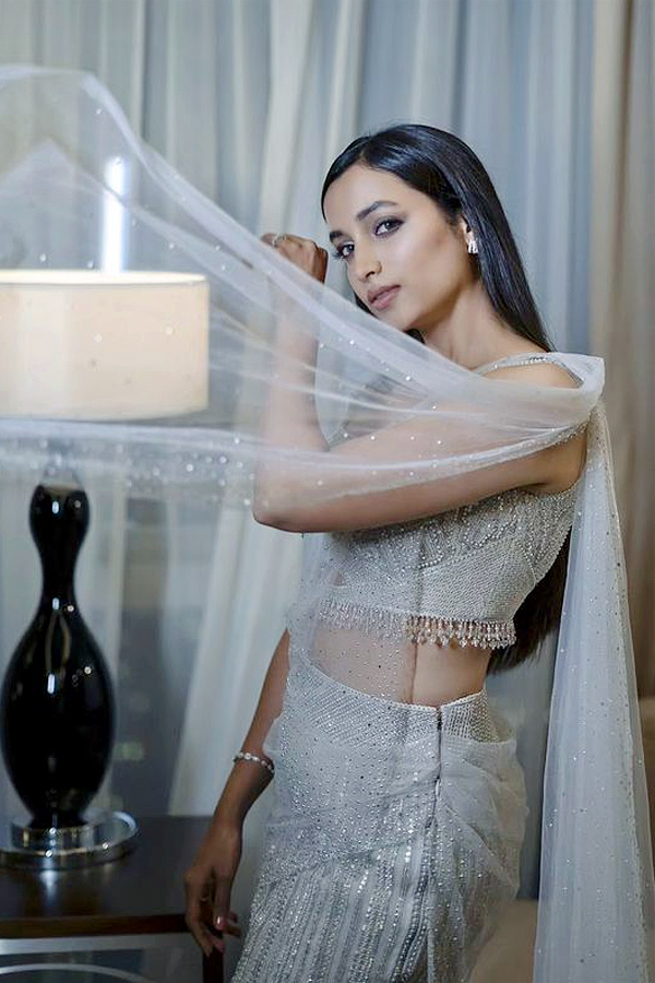 KGF_20Actress_20Srinidhi_20Shetty_20Cast_20Opposite_20Nani_20Photos_20_2814_29.jpg 3