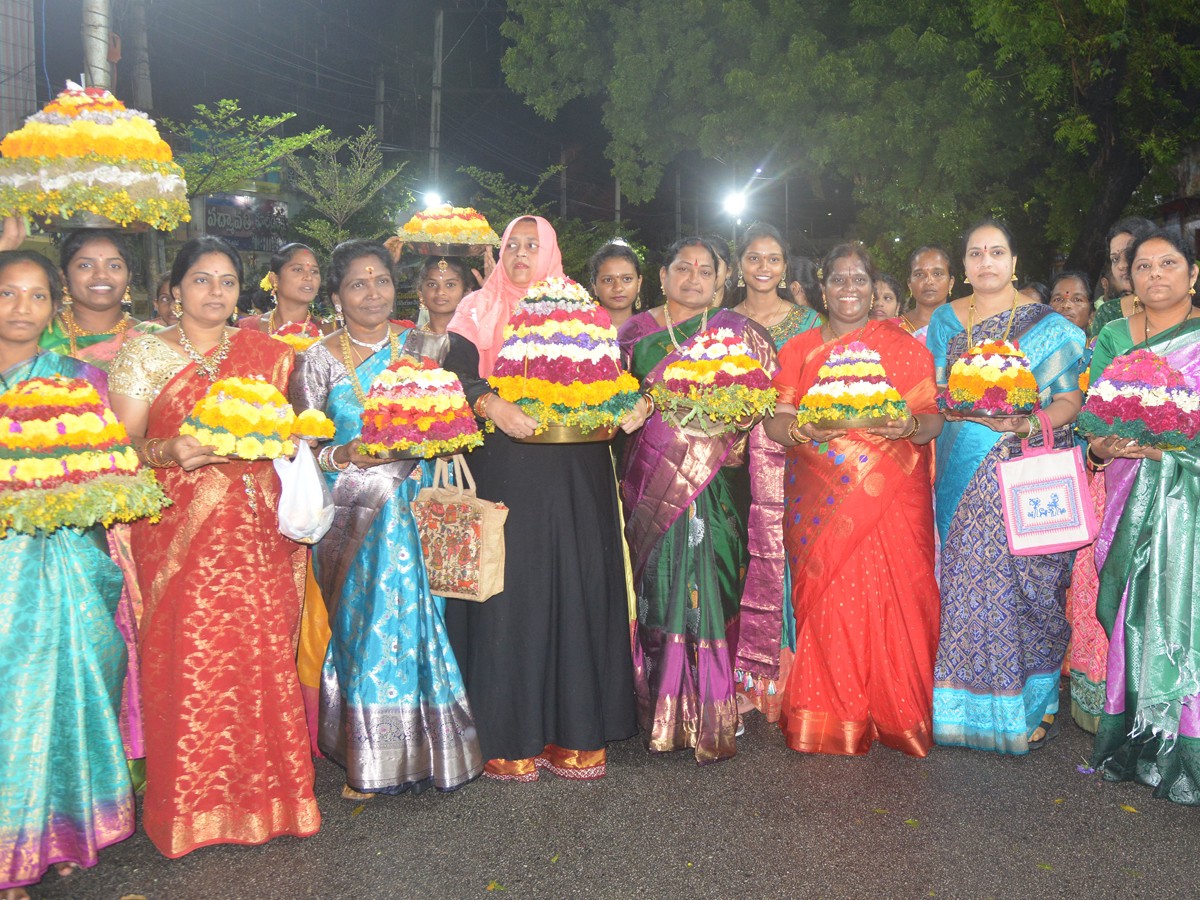Nalgonda-Bathukamma-2024-1.jpg 2