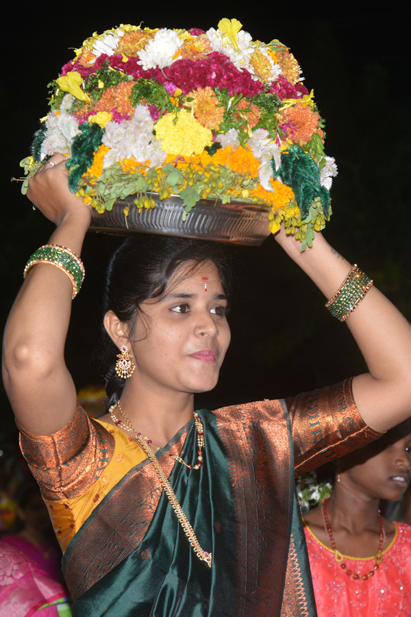 Nalgonda-Bathukamma-2024-12.jpg 13