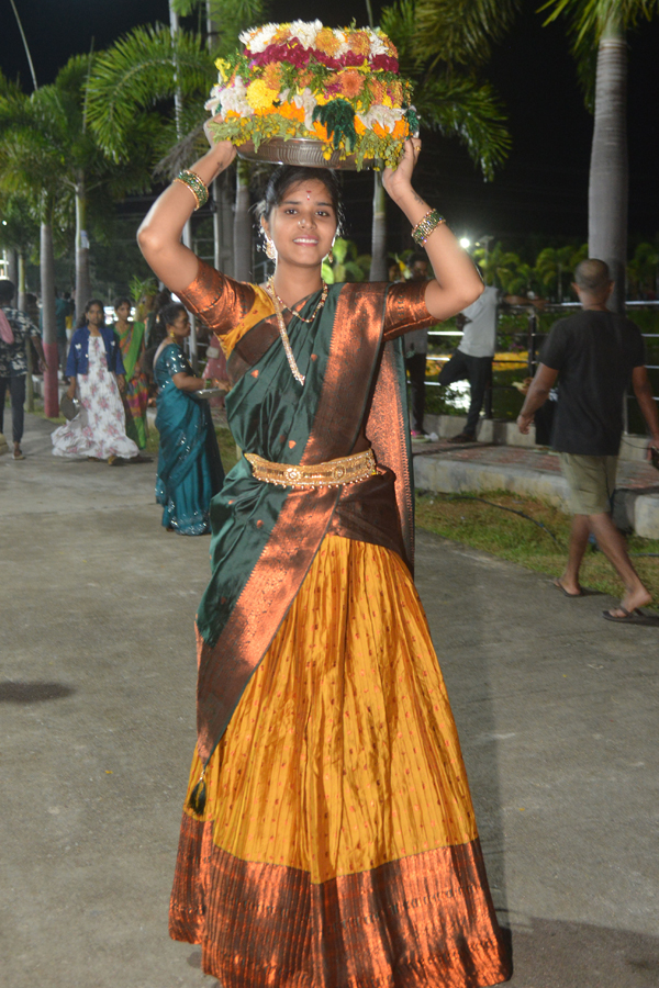 Nalgonda-Bathukamma-2024-13.jpg 14