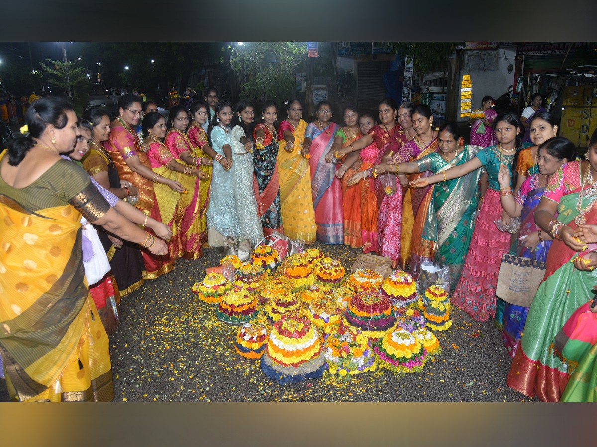 Nalgonda-Bathukamma-2024-14.jpg 15