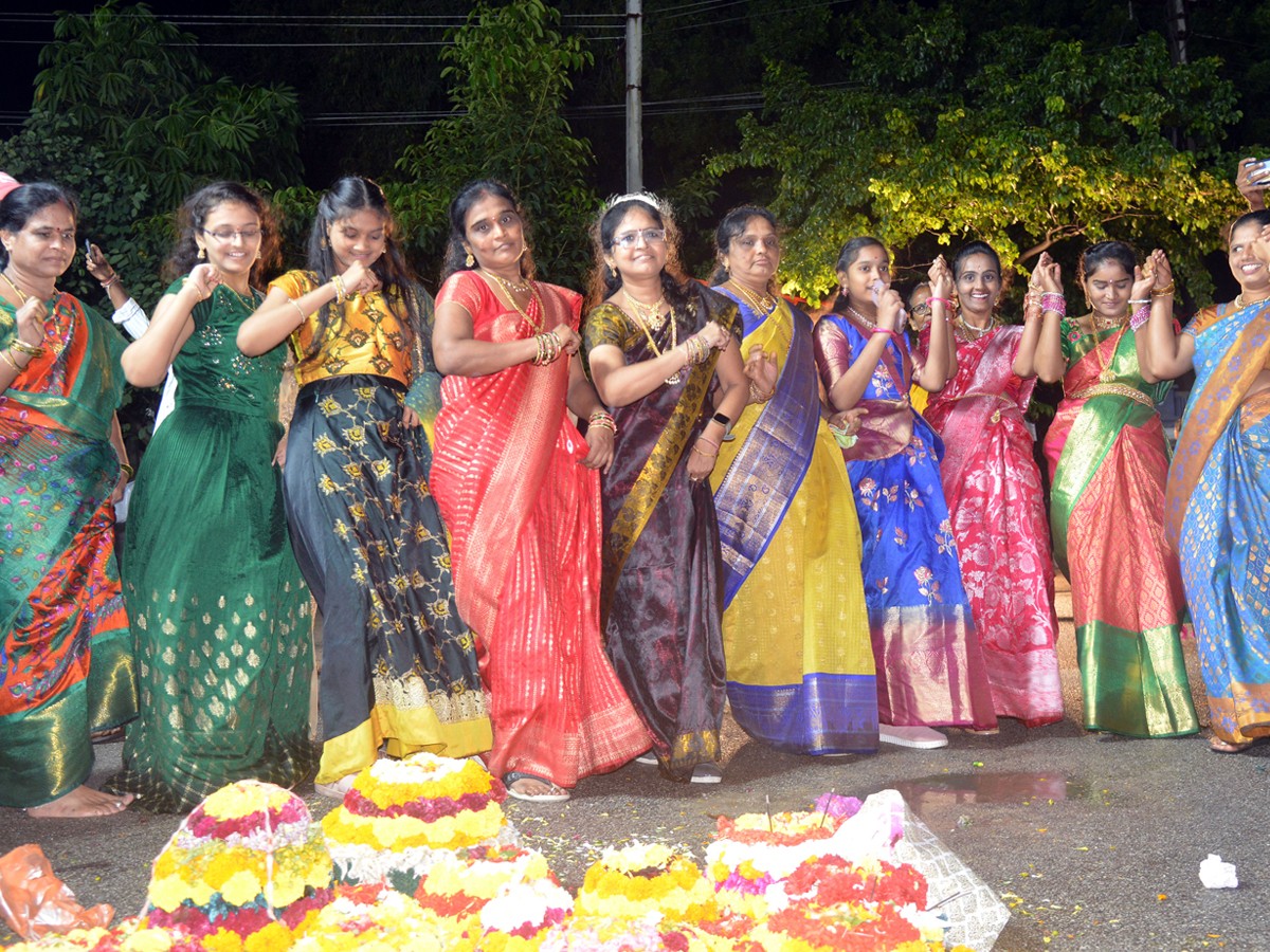 Nalgonda-Bathukamma-2024-15.jpg 16