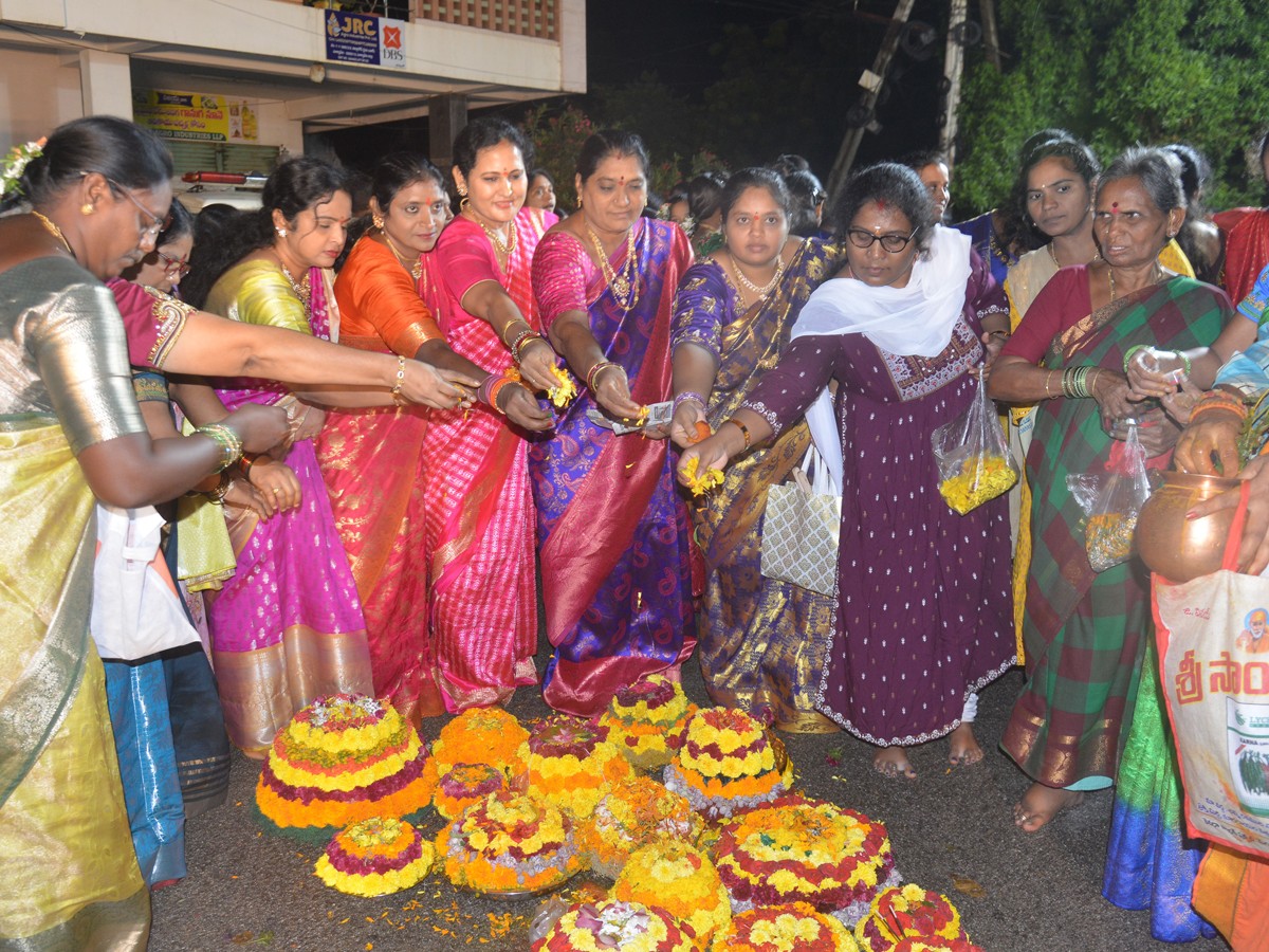 Nalgonda-Bathukamma-2024-17.jpg 18
