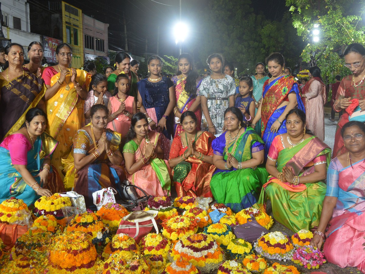 Nalgonda-Bathukamma-2024-18.jpg 19