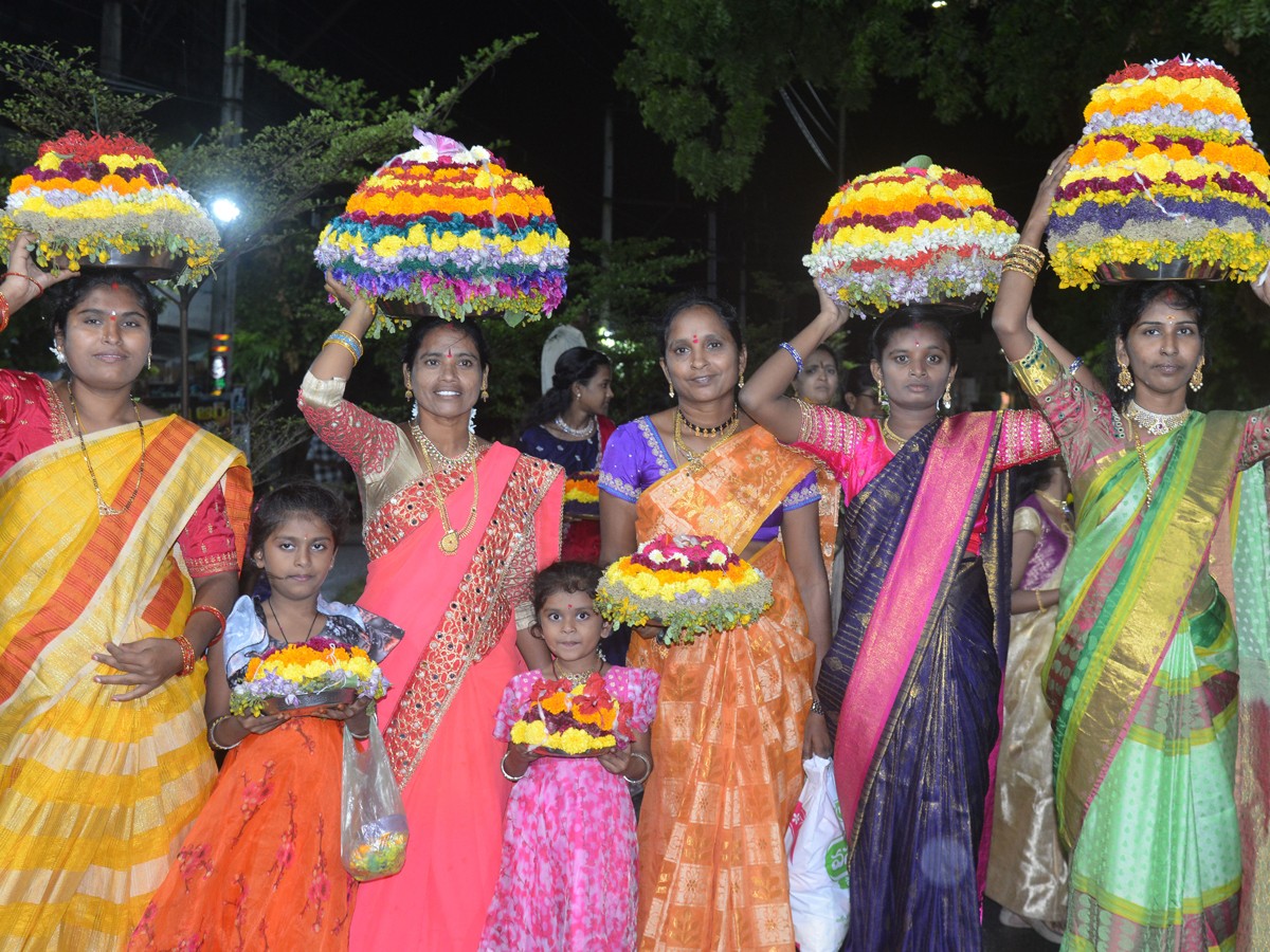 Nalgonda-Bathukamma-2024-2.jpg 3