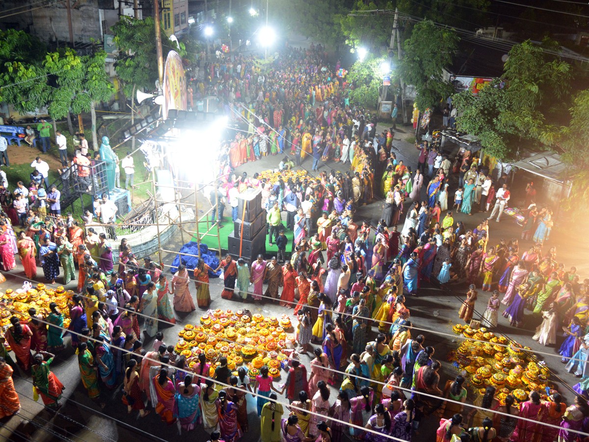 Nalgonda-Bathukamma-2024-28.jpg 29