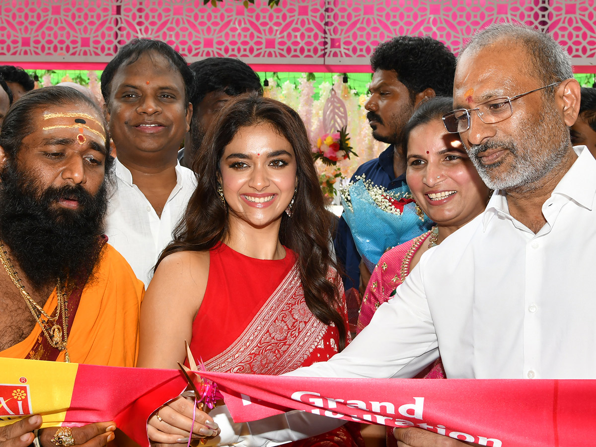 Actress_20Keerthy_20Suresh_20at_20Ongole_2.jpg 2