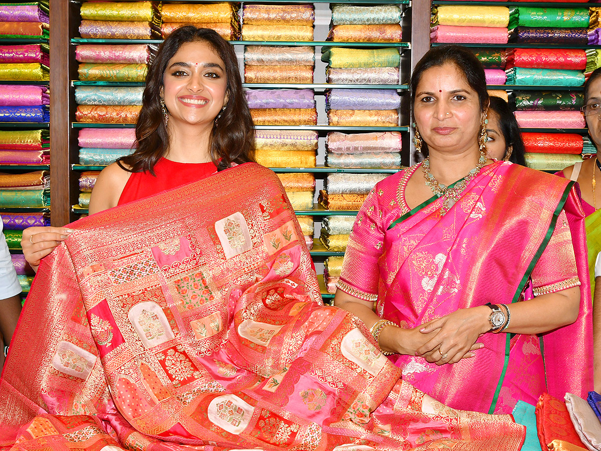 Actress_20Keerthy_20Suresh_20at_20Ongole_7.jpg 7