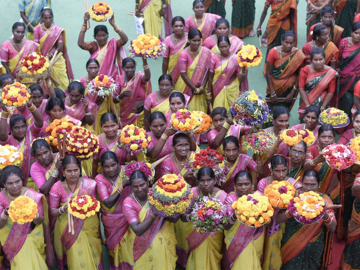 Bathukamma_20Celebrations_20At_20Ravindra_20Bharathi_20Photos_3.jpg 3