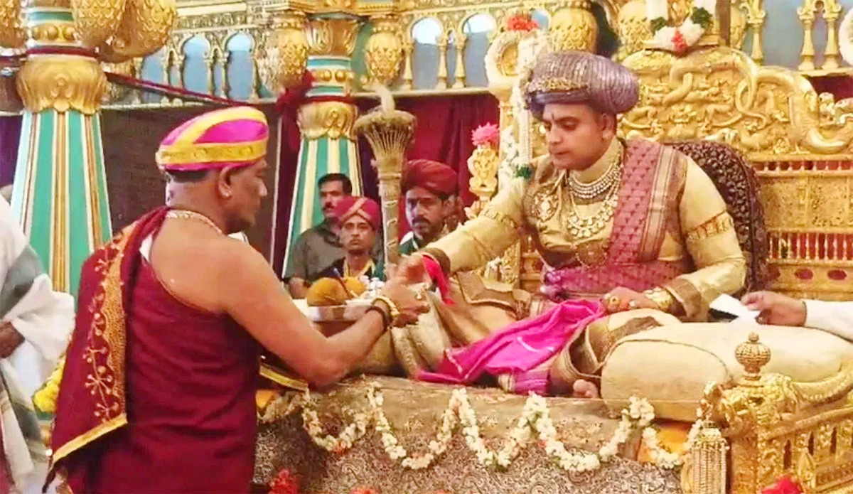Dussehra_20celebrations_20started_20at_20Mysore_20Palace_6.jpg 6