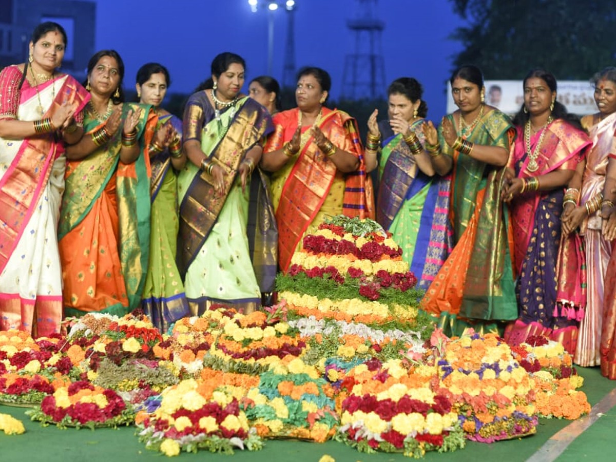 Ravindra-Bharathi-Bathukamma-10.jpg 11