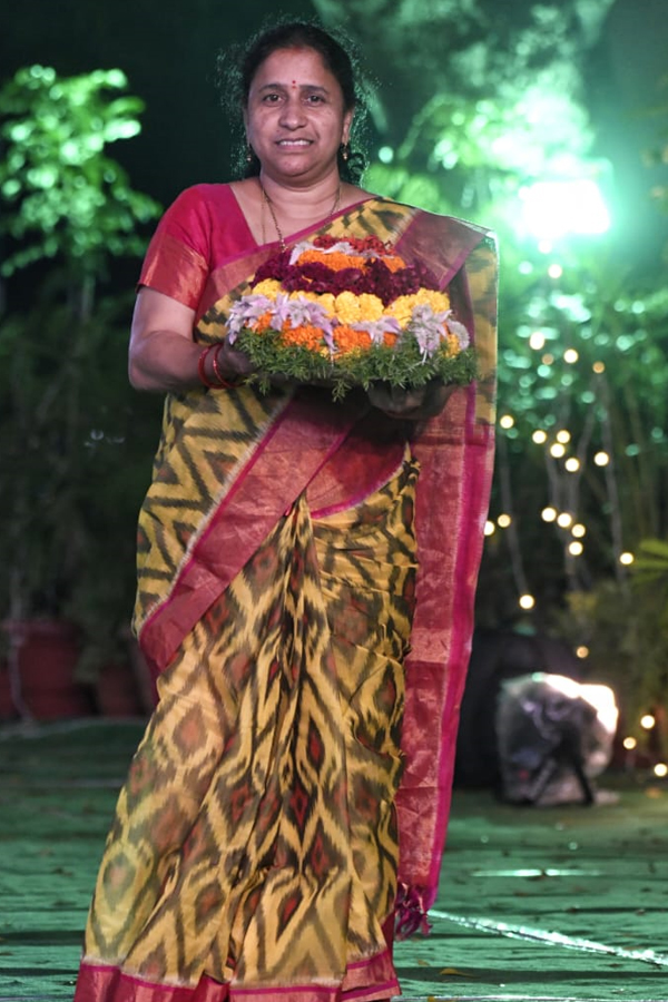 Ravindra-Bharathi-Bathukamma-11.jpg 12