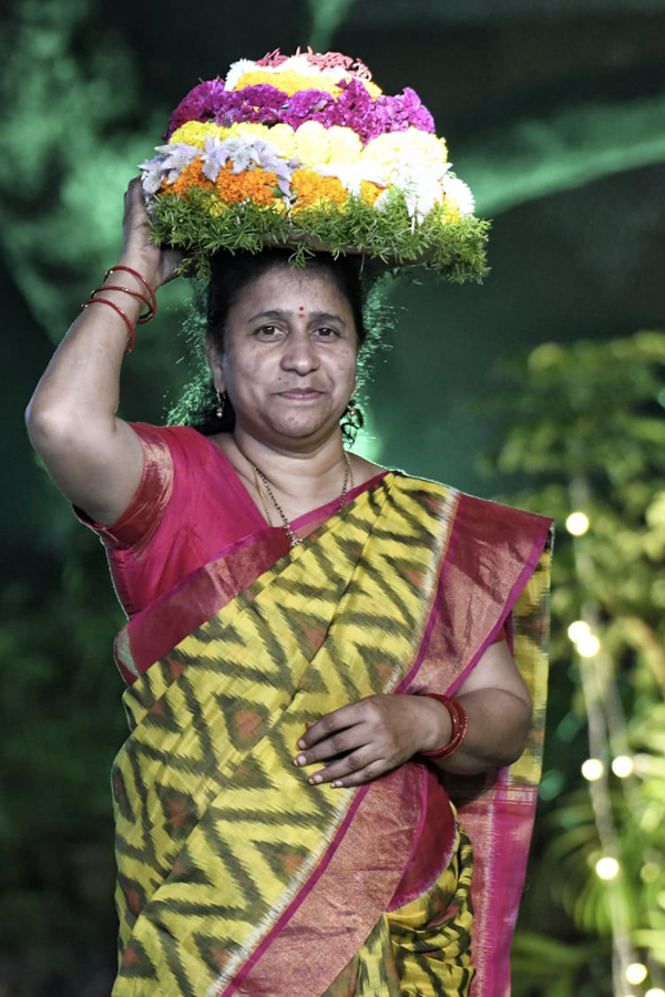 Ravindra-Bharathi-Bathukamma-13.jpg 14