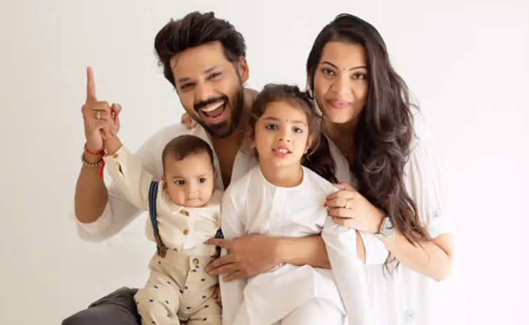 Singer_20Geetha_20Madhuri_20Son_20And_20Cute_20Family_20Photos_20_286_29.jpg 1