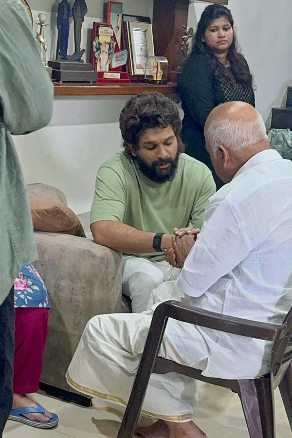 Telugu_20actor_20Rajendra_20Prasad_E2_80_99s_20daughter_20Gayathri_20passes_20away_20Tollywood_20send_20condolences_20Photos_20_282_29.jpg 3