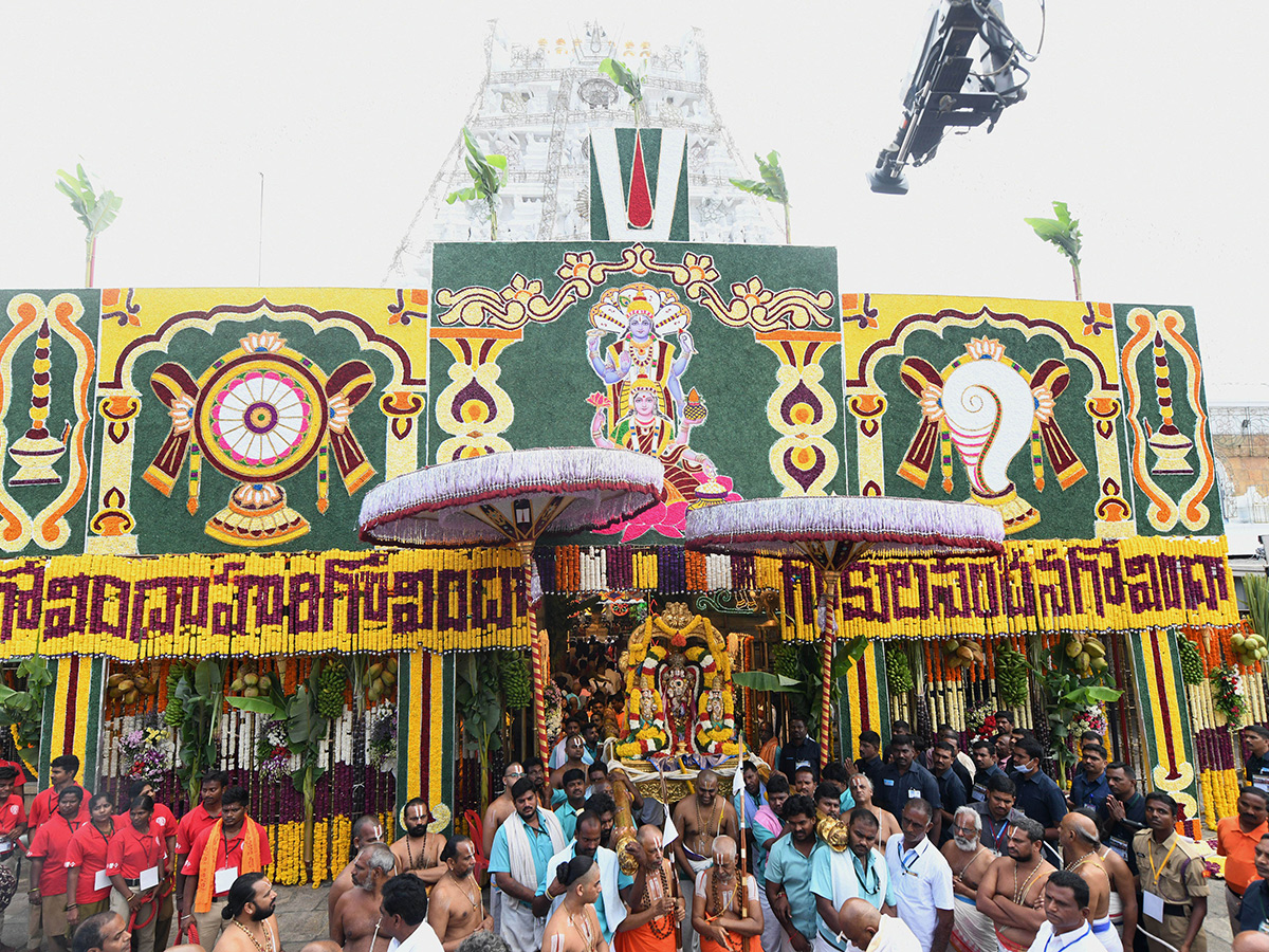 Tirumala_20Sri_20Venkateswara_20Swamy_20Brahmotsavam_202024_19.jpg 17
