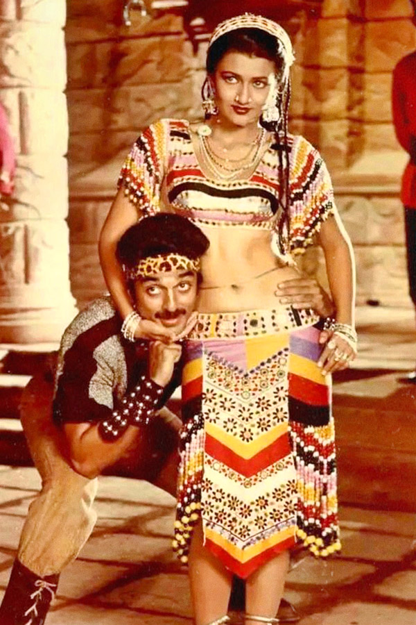 kamalhassan-sarika1.jpg 17
