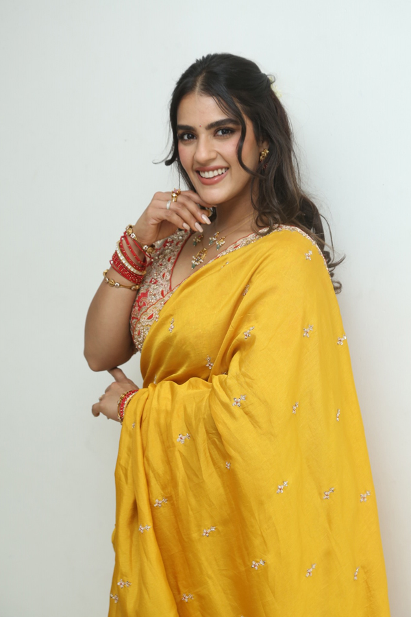 Kavya-Thapar-10.jpg 11