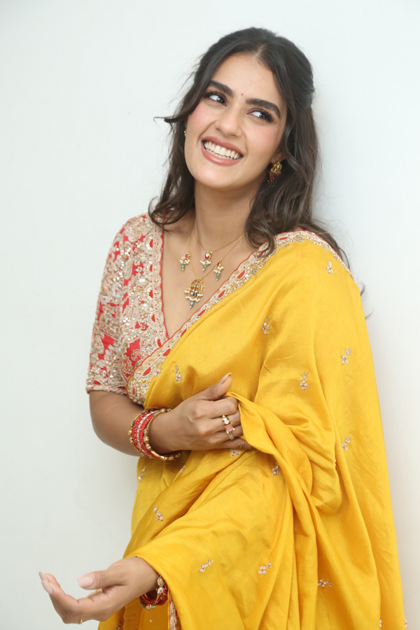 Kavya-Thapar-11.jpg 12
