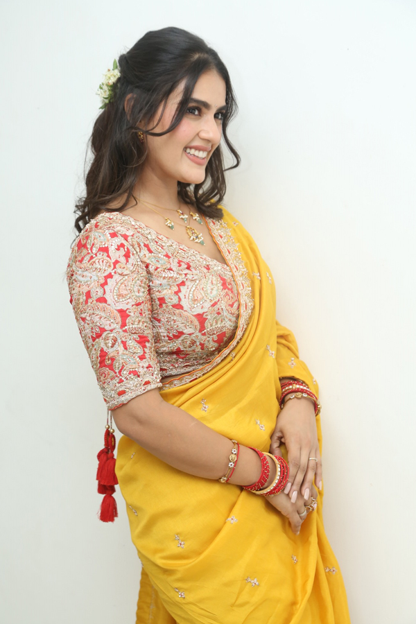 Kavya-Thapar-14.jpg 15