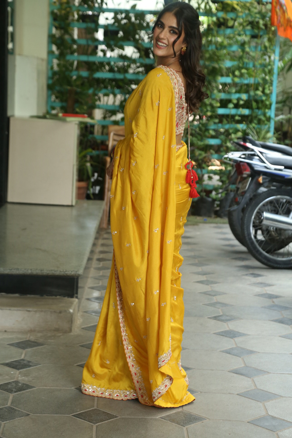 Kavya-Thapar-4.jpg 5