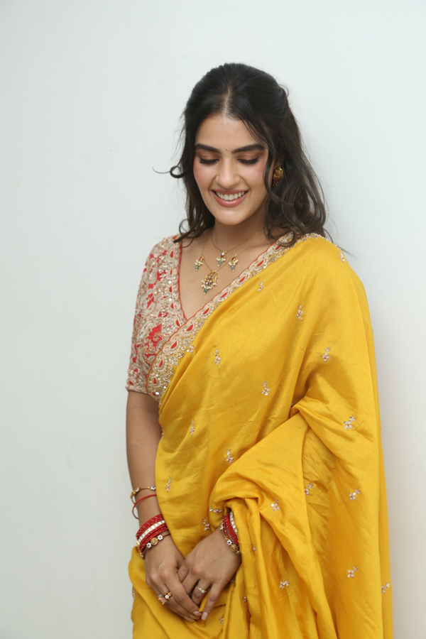 Kavya-Thapar-9.jpg 10