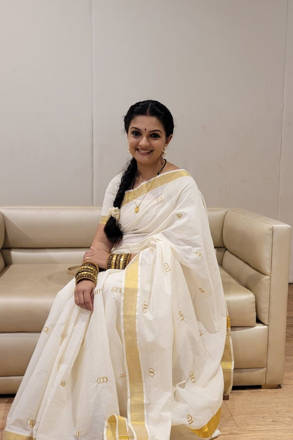 Saranya-Mohan-12.jpg 13