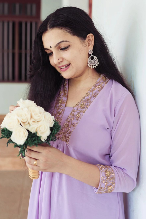 Saranya-Mohan-15.jpg 15