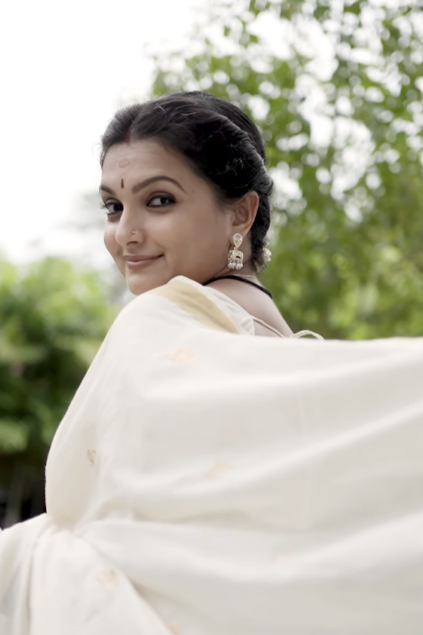 Saranya-Mohan-2.jpg 3