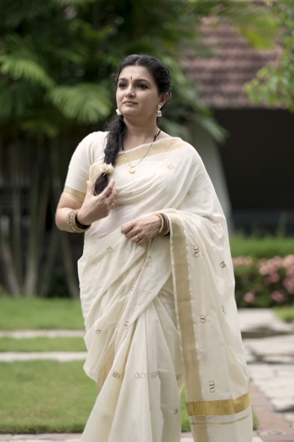 Saranya-Mohan-3.jpg 4