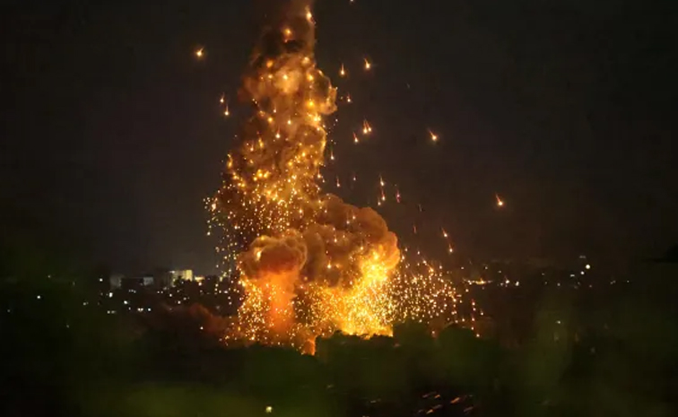 Hezbollah_20hit_20Israel_20_20Haifa.jpg