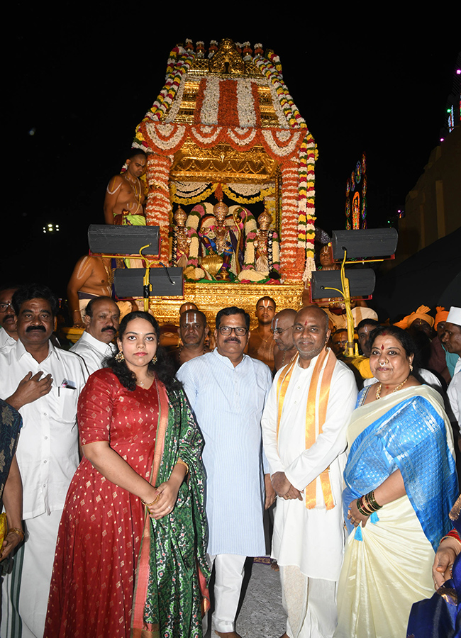 Tirumala_20Brahmotsavam.._20Srivari_20Darshan_20on_20Sarvabhupala_20Vahanam_17.jpg 17