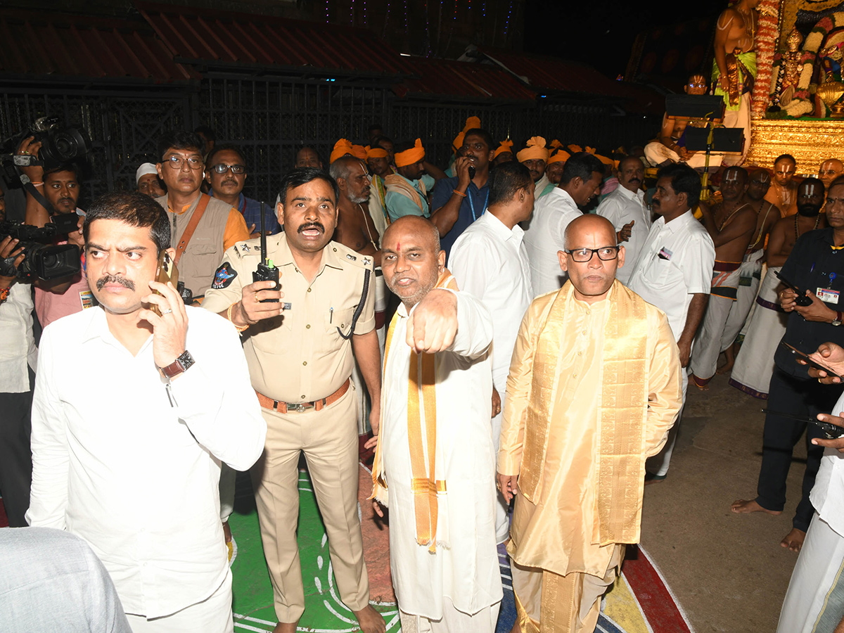 Tirumala_20Brahmotsavam.._20Srivari_20Darshan_20on_20Sarvabhupala_20Vahanam_5.jpg 5