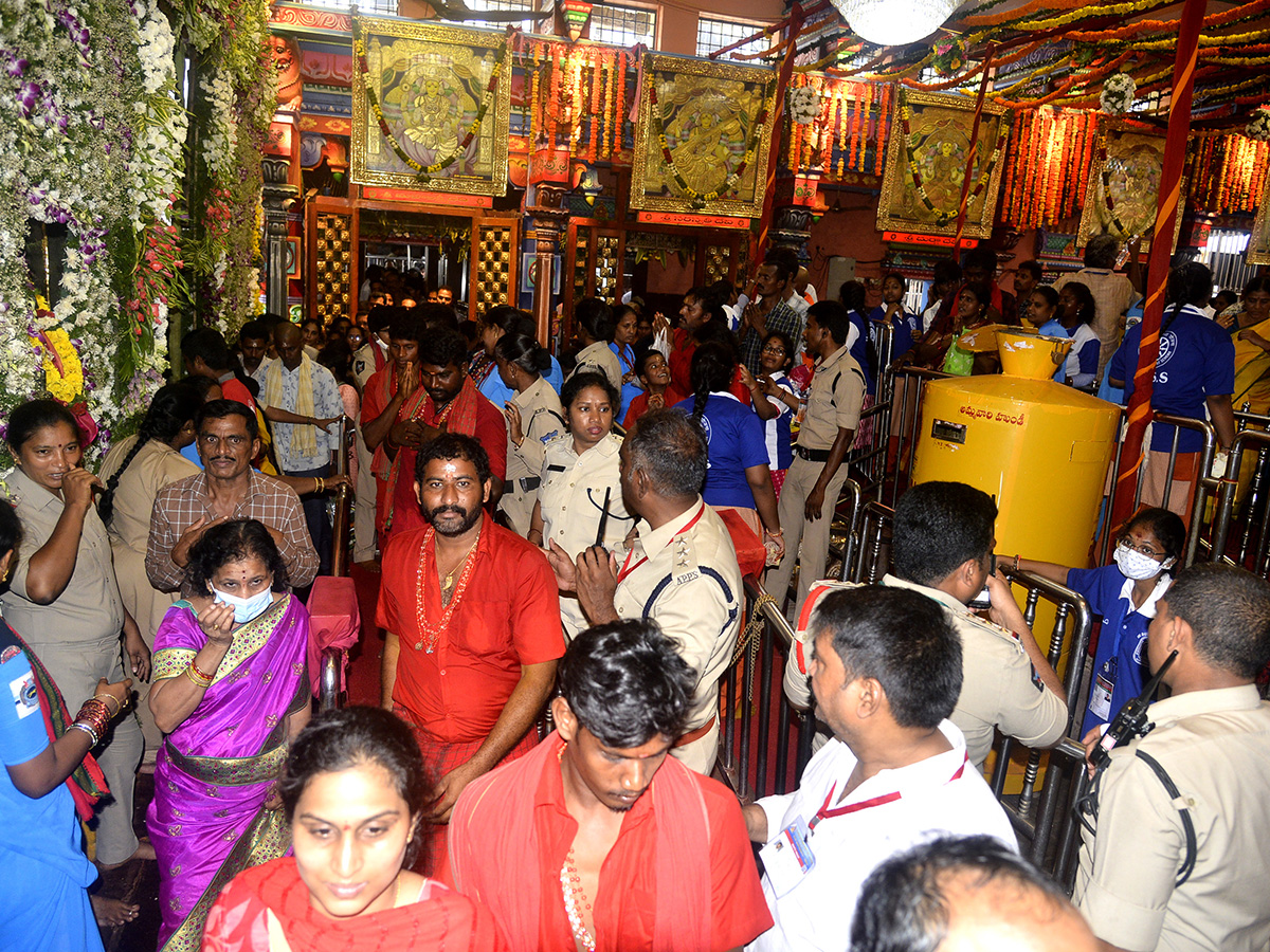 dussehra_202024_20celebration_20at_20vijayawada_20photos_3.jpg 3