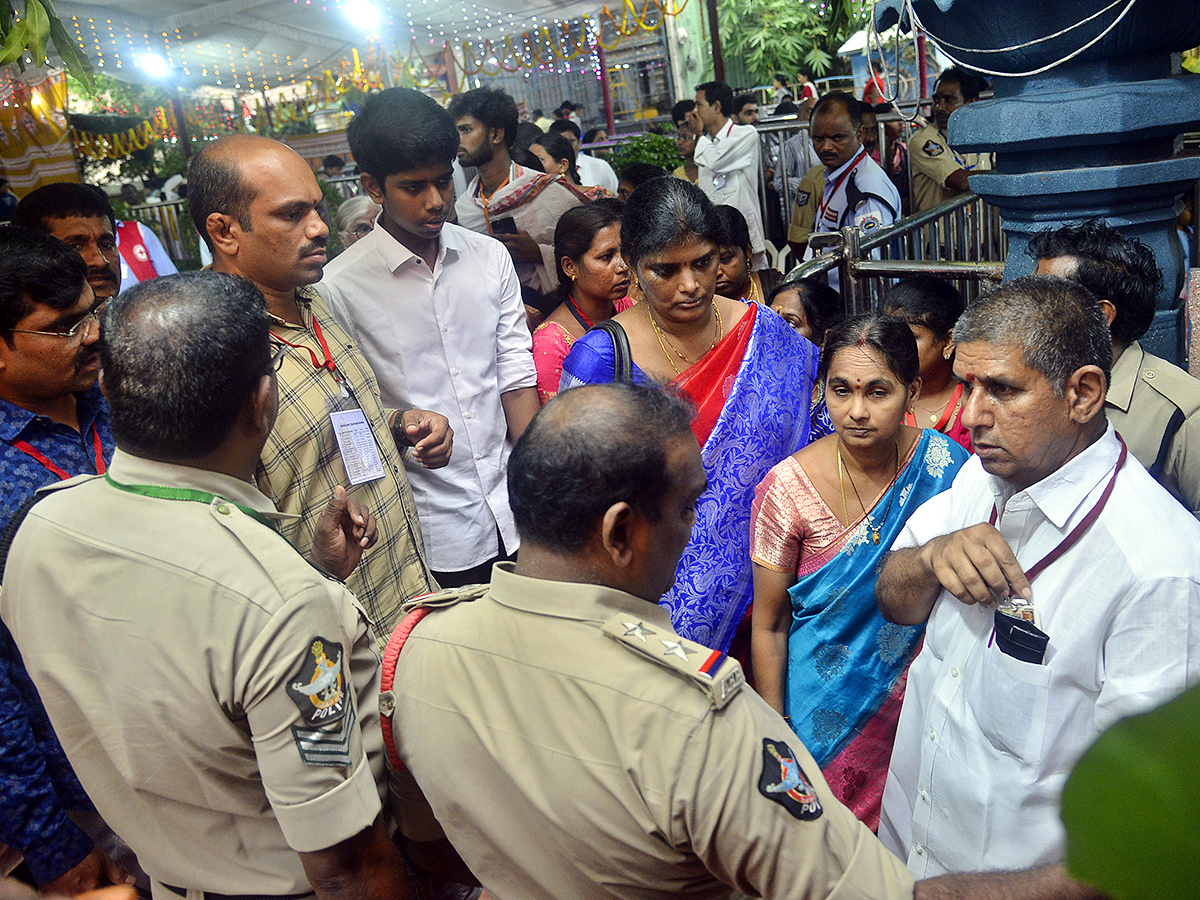 dussehra_202024_20celebration_20at_20vijayawada_20photos_37.jpg 35