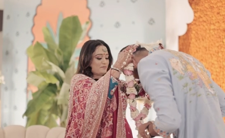 A_20great_20joy_20is_20coming_20Axar_20Patel_20Confirms_20wife_20Meha_20Pregnancy_20Baby_20Shower_20Photos_20_285_29.jpg 6