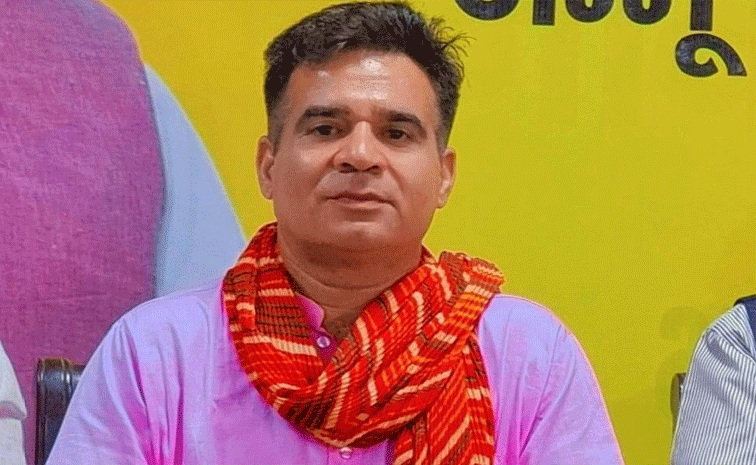 Raina.gif