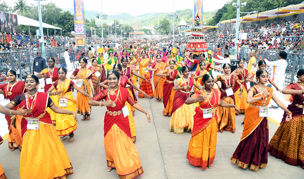 Tirumala_20_20Mohini_20Avatharam_20Brahmotsavam_202024_20Photos_16.jpg 14
