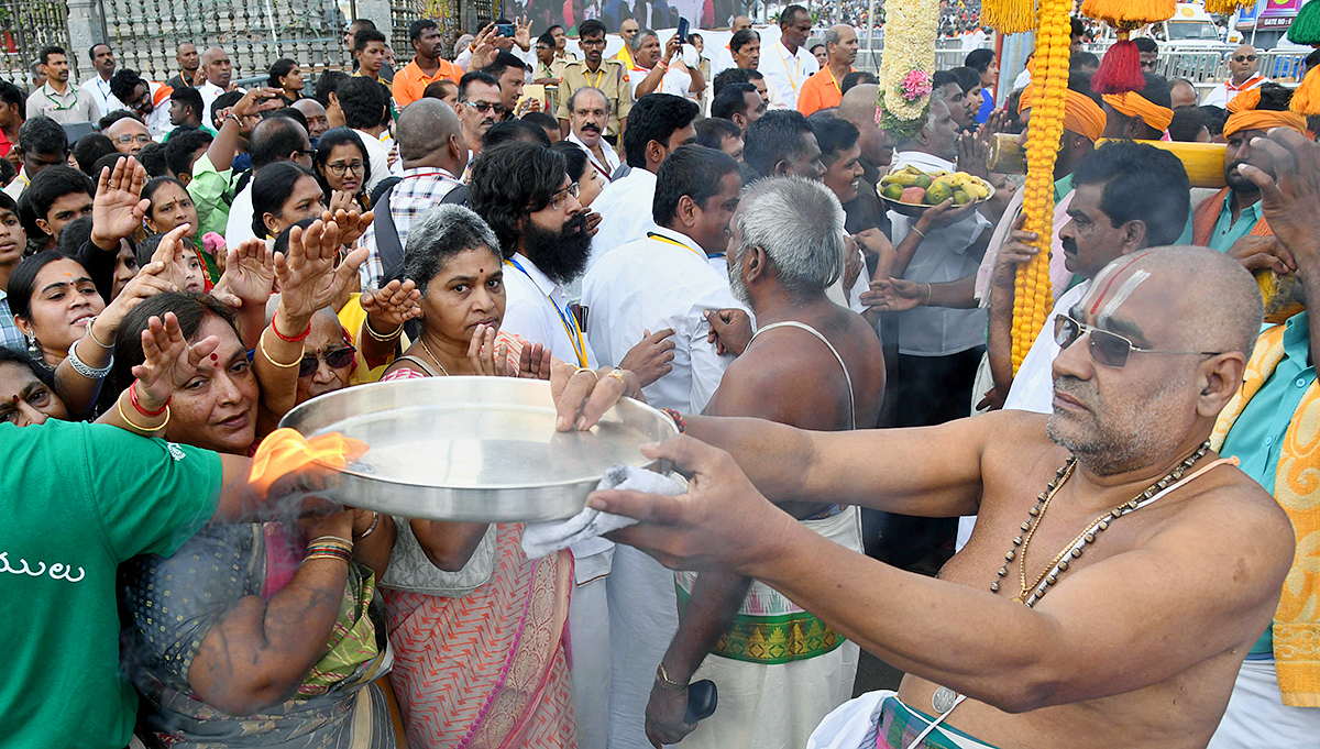 Tirumala_20_20Mohini_20Avatharam_20Brahmotsavam_202024_20Photos_25.jpg 23